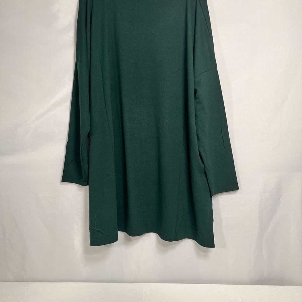 NIB Women’s Zenana Outfitters  Hi/Low Detail Forest Green V-Neck Tunic Sz 1X - Picture 2 of 6